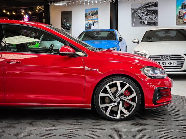 Used Volkswagen Golf 2019 for sale - 76214040: Photo 32