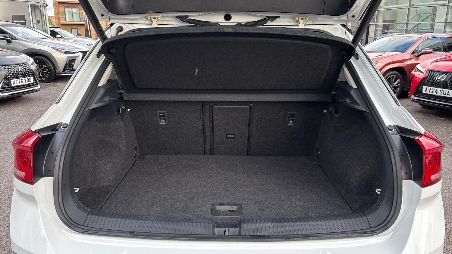 Used Volkswagen T-Roc 2021 for sale - 76422645: Photo 18