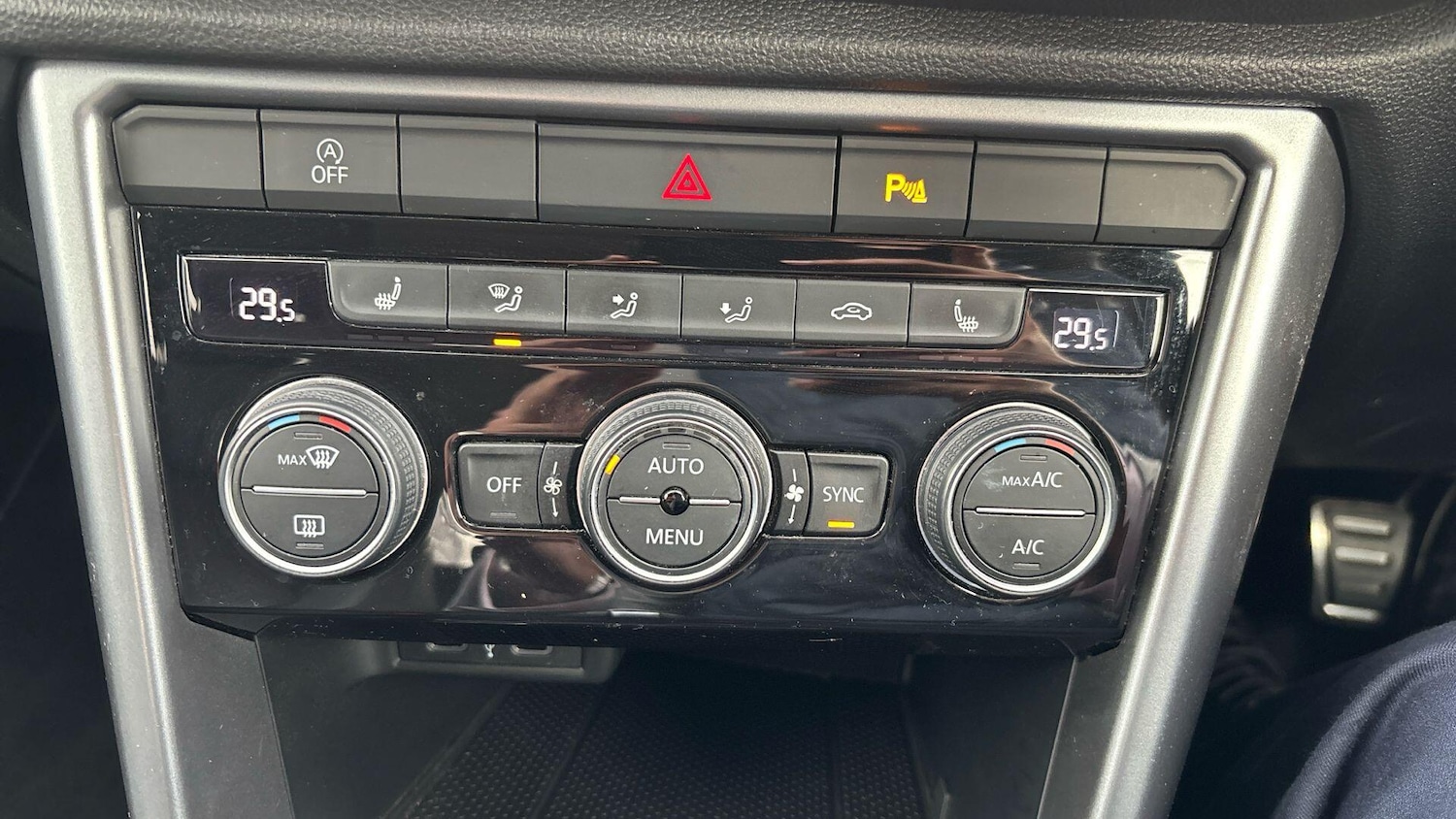 Used Volkswagen T-Roc 2021 for sale - 76422645: Photo 28