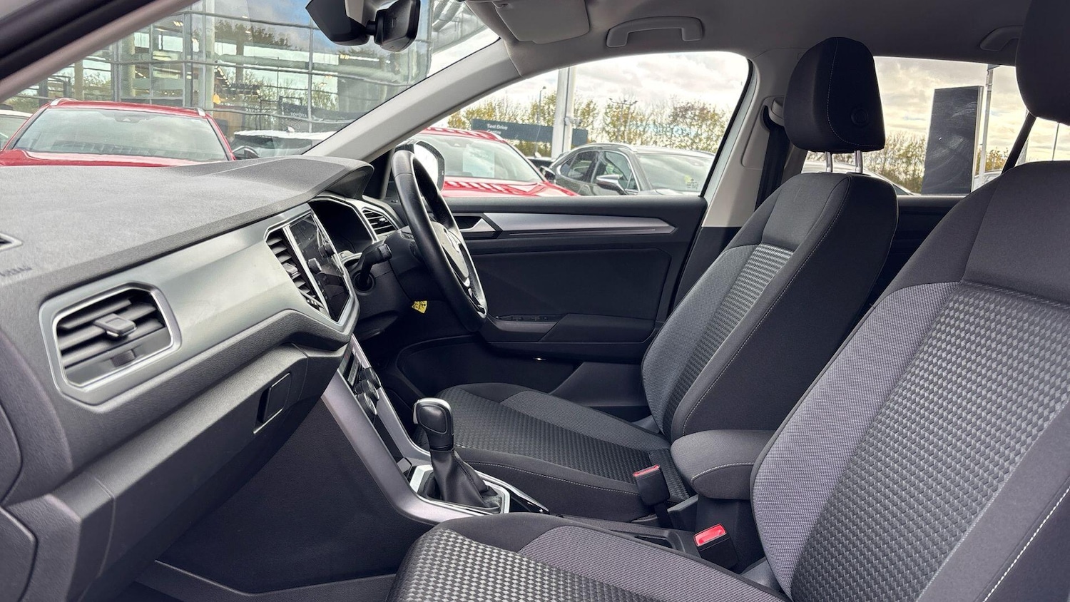 Used Volkswagen T-Roc 2021 for sale - 76422645: Photo 9