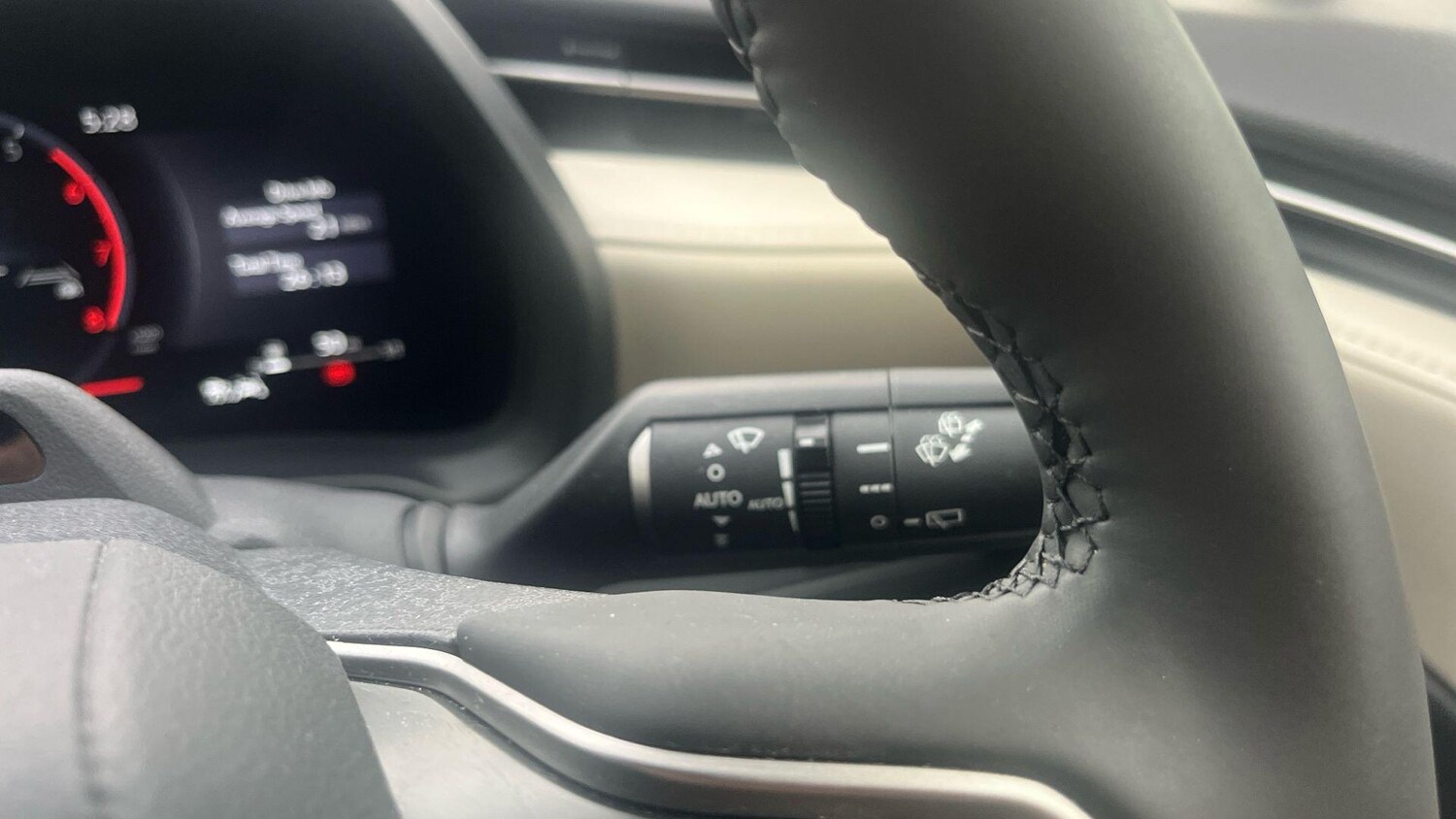 Used Lexus LBX 2024 for sale - 76083844: Photo 28