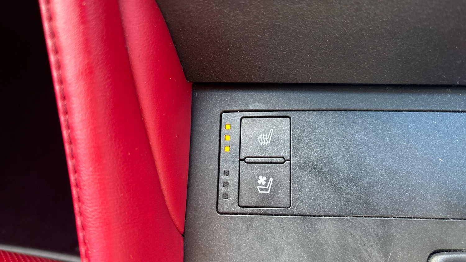 Used Lexus RC 2018 for sale - 77266569: Photo 17