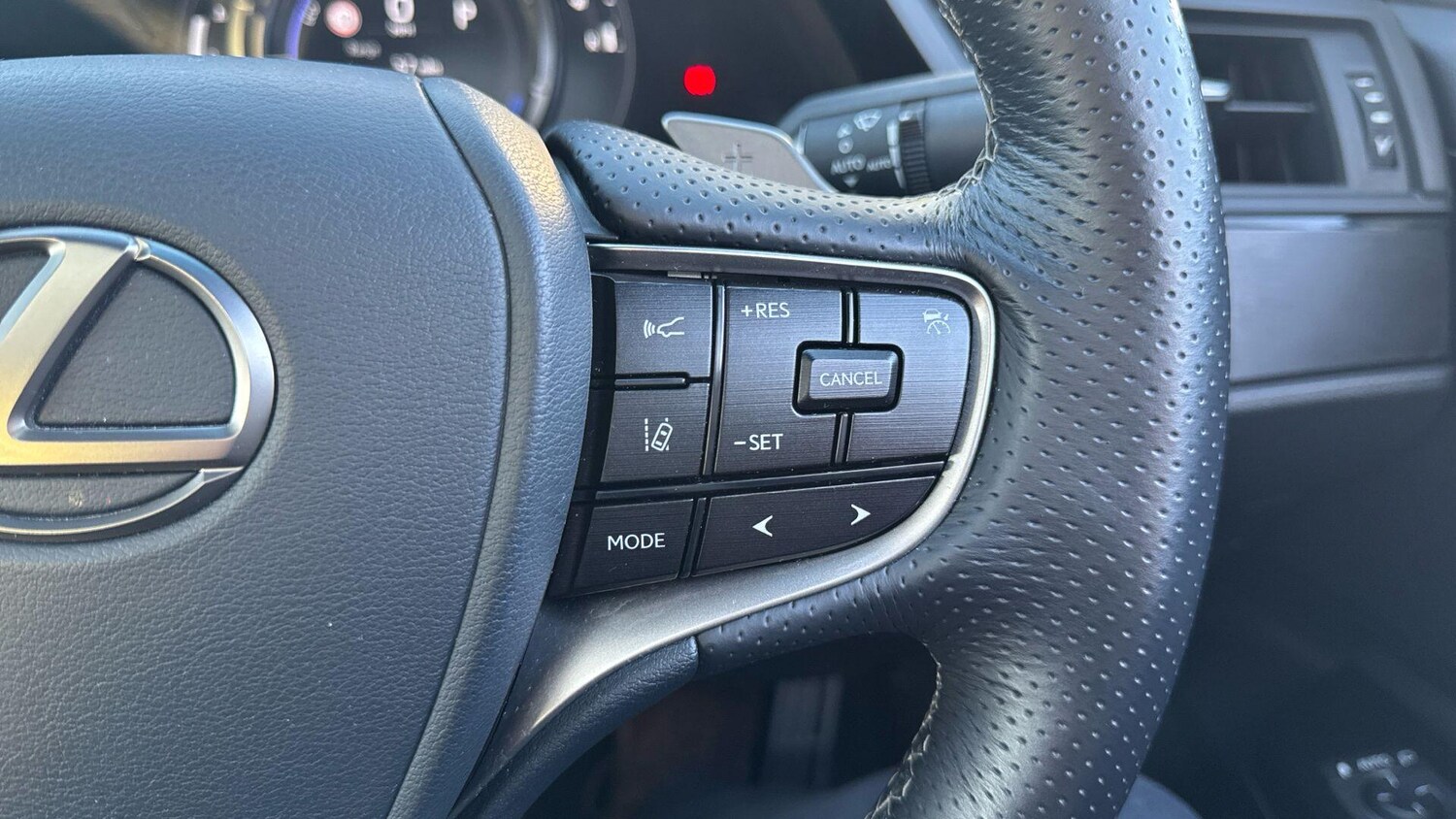 Used Lexus ES 2022 for sale - 76765581: Photo 31