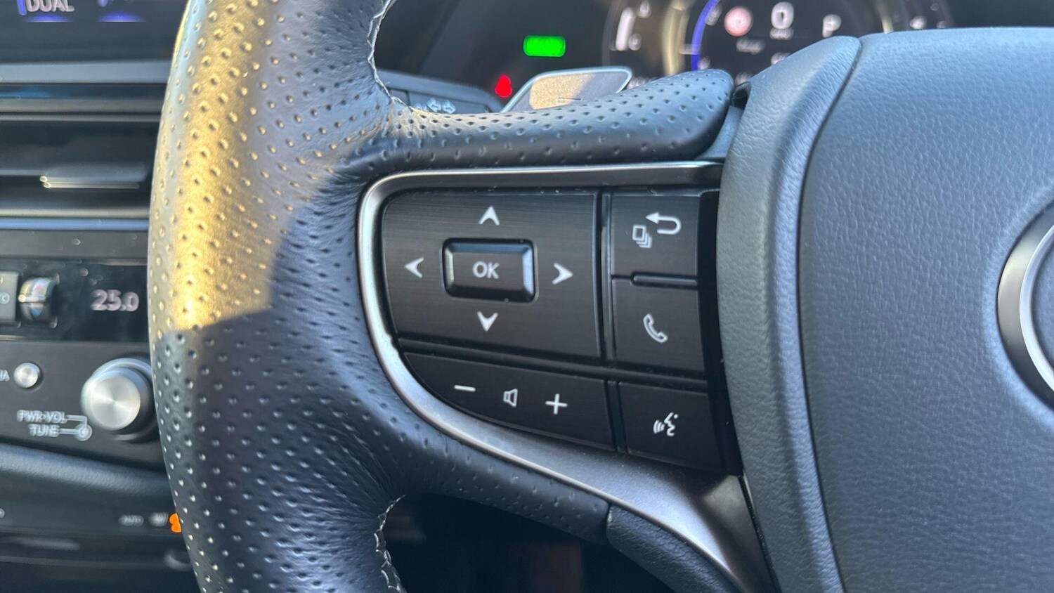 Used Lexus ES 2022 for sale - 76765581: Photo 32