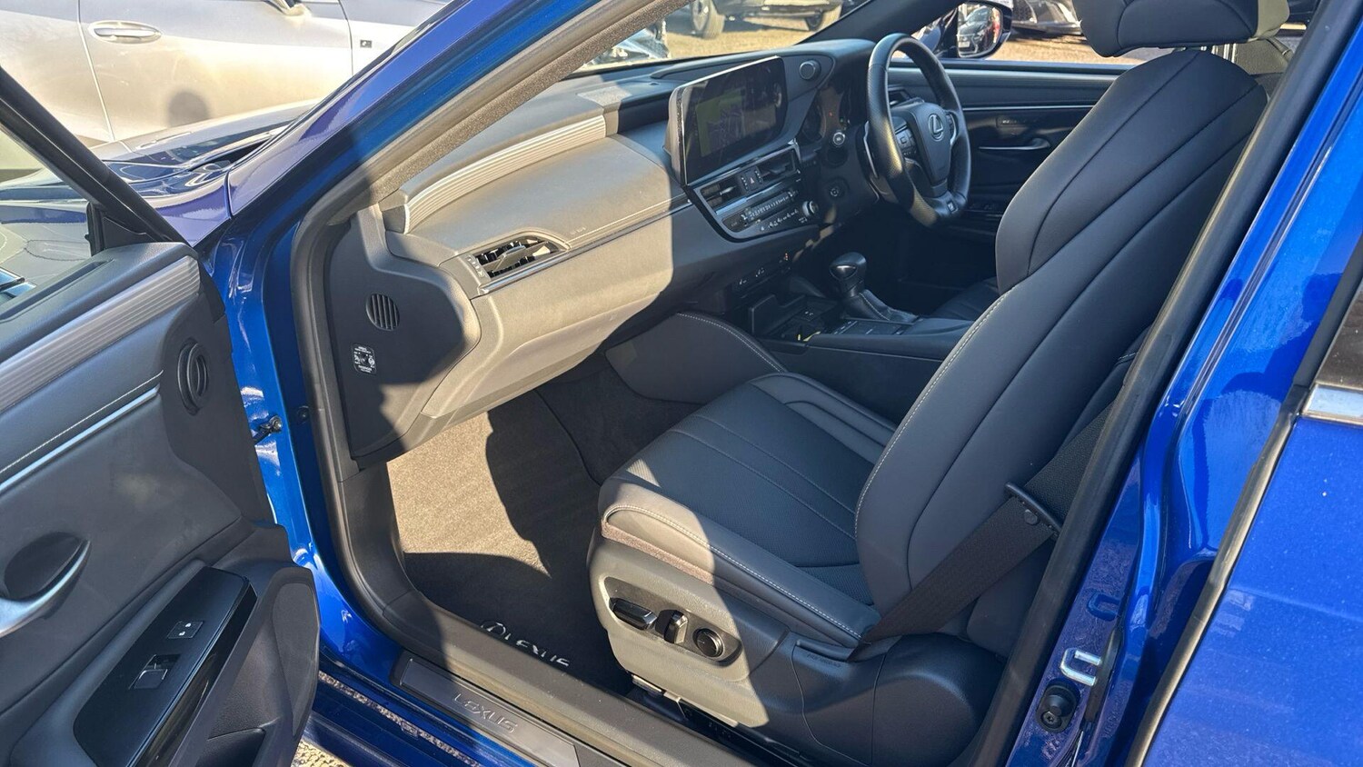 Used Lexus ES 2022 for sale - 76765581: Photo 9