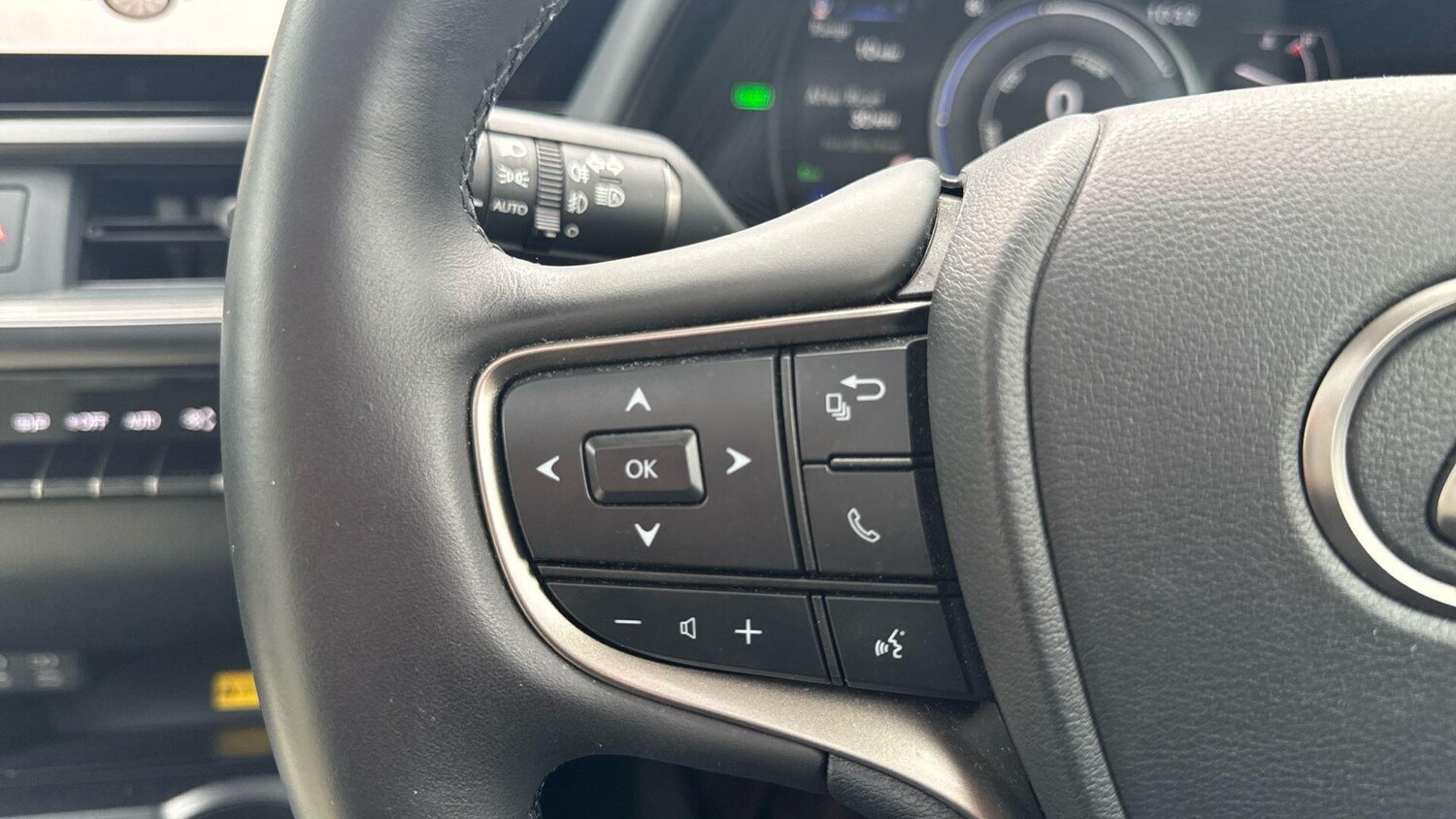 Used Lexus UX 2023 for sale - 77441180: Photo 28