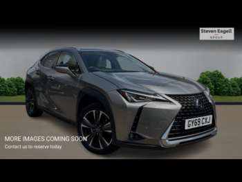2019 (69) - 2.0 300h Premium Plus E-CVT Euro 6 (s/s) 5dr