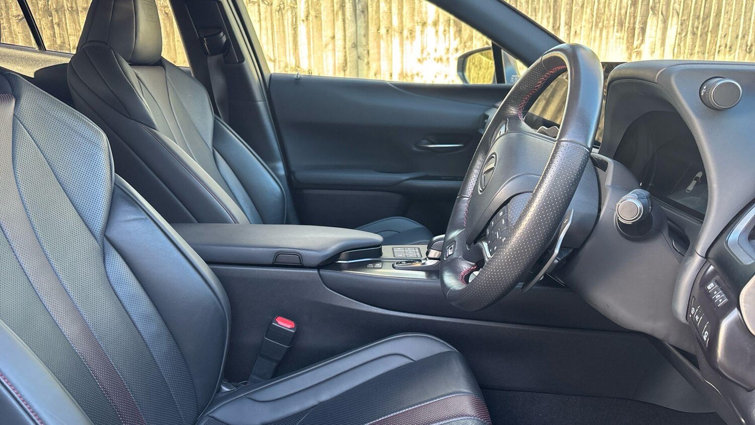 Used Lexus UX 2024 for sale - 76856048: Photo 16