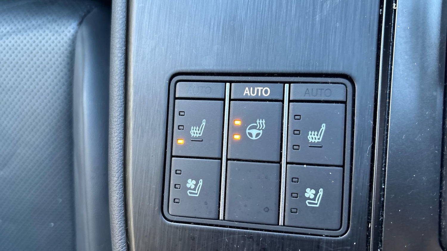 Used Lexus UX 2024 for sale - 76856048: Photo 31