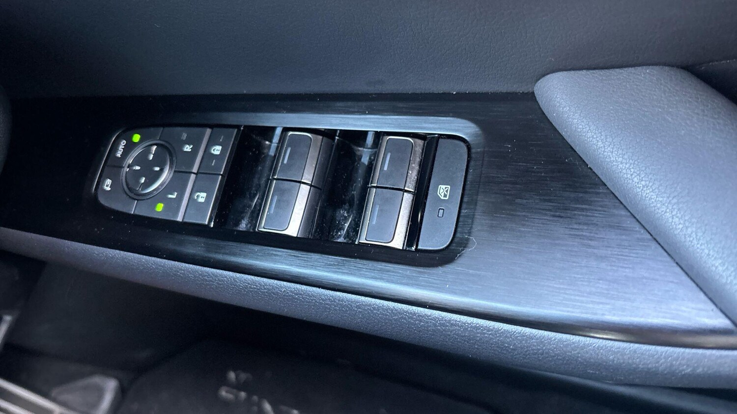 Used Lexus UX 2024 for sale - 76856048: Photo 36