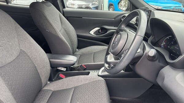 Used Toyota Yaris Cross 2023 for sale - 76226639: Photo 16