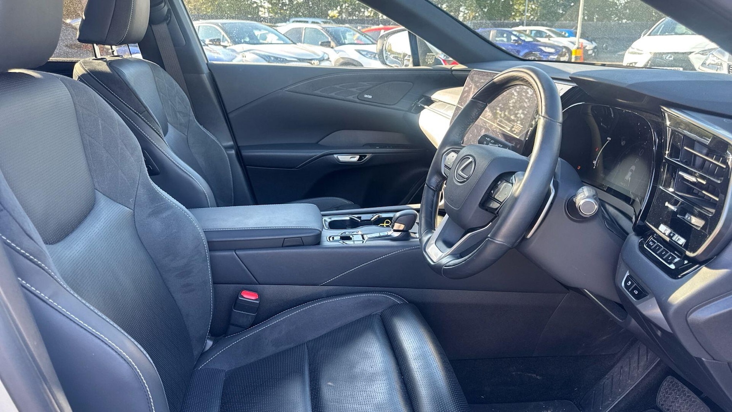 Used Lexus RX 2023 for sale - 76227321: Photo 16