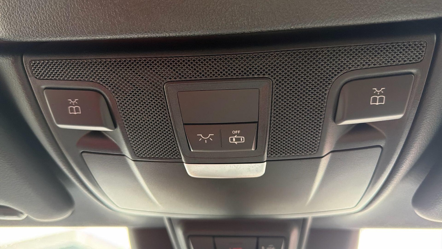 Used Mercedes-Benz C Class 2019 for sale - 76337824: Photo 30