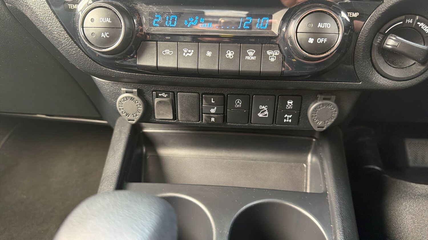 Used Toyota Hilux 2022 for sale - 76886568: Photo 28