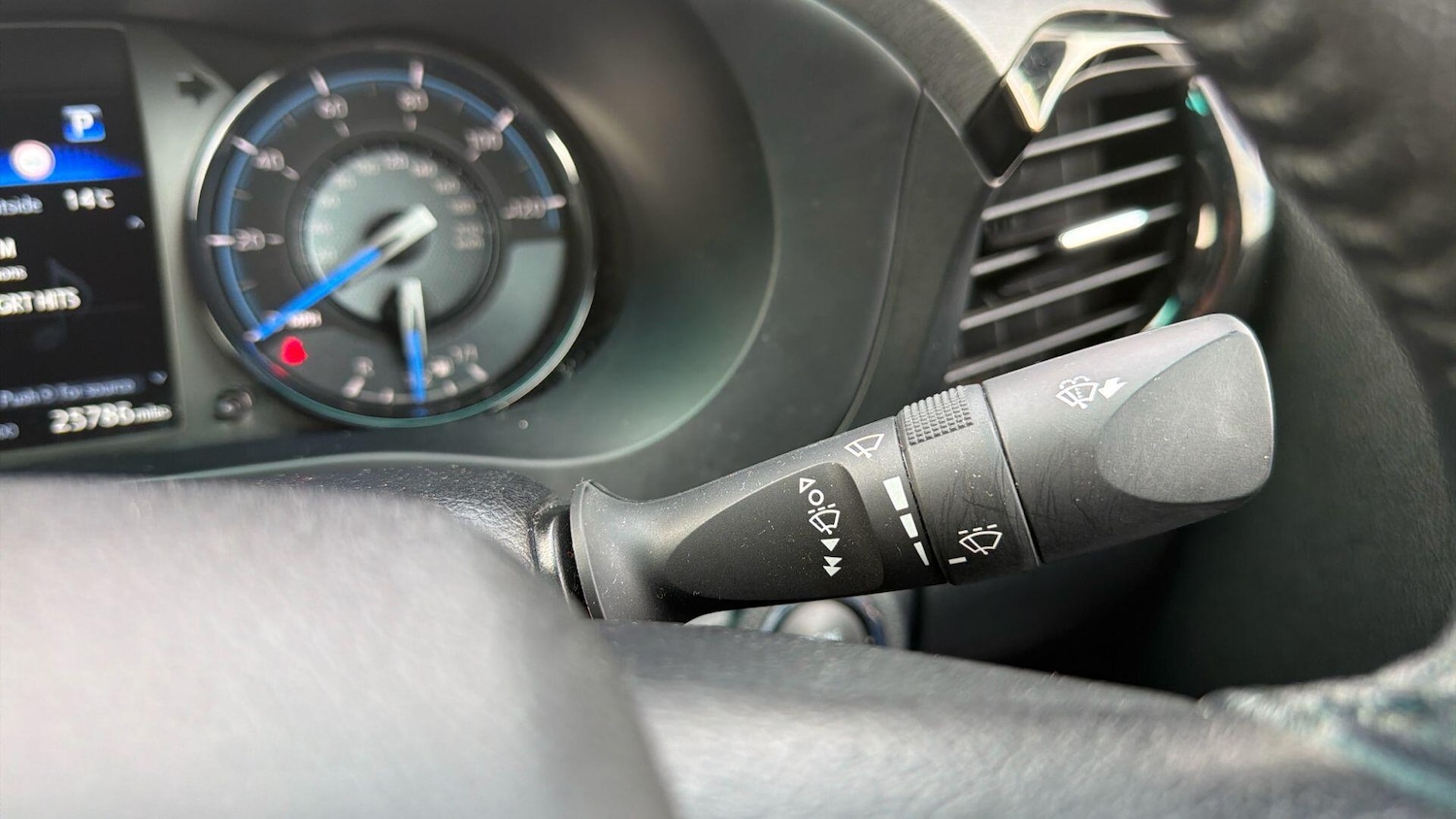 Used Toyota Hilux 2022 for sale - 76886568: Photo 33