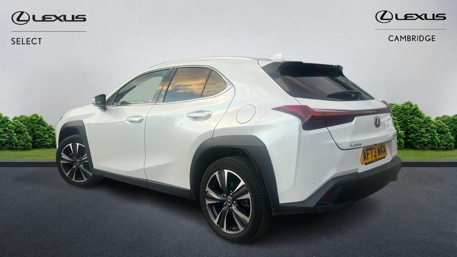 Used Lexus UX 2023 for sale - 76561671: Photo 2