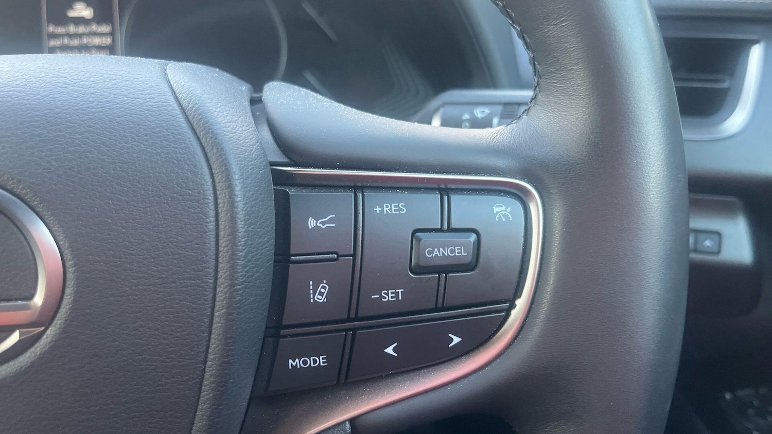 Used Lexus UX 2023 for sale - 76561671: Photo 30