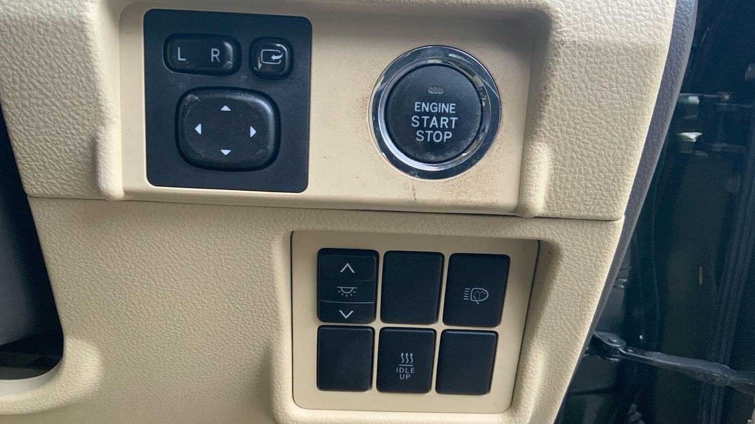 Used Toyota Land Cruiser 2014 for sale - 77091325: Photo 27