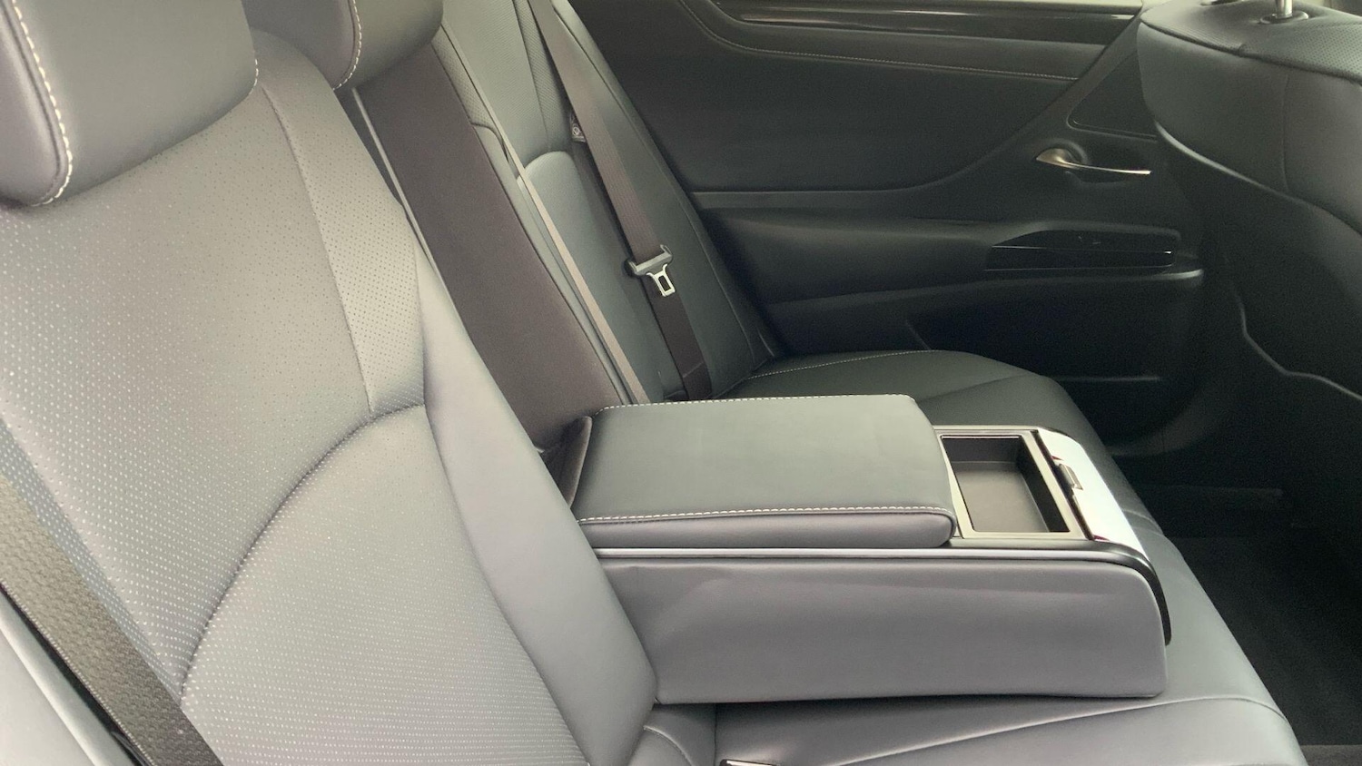 Used Lexus ES 2022 for sale - 76227559: Photo 12