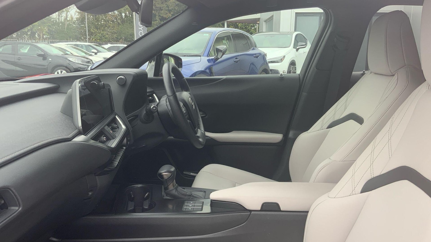 Used Lexus UX 2024 for sale - 76965530: Photo 9