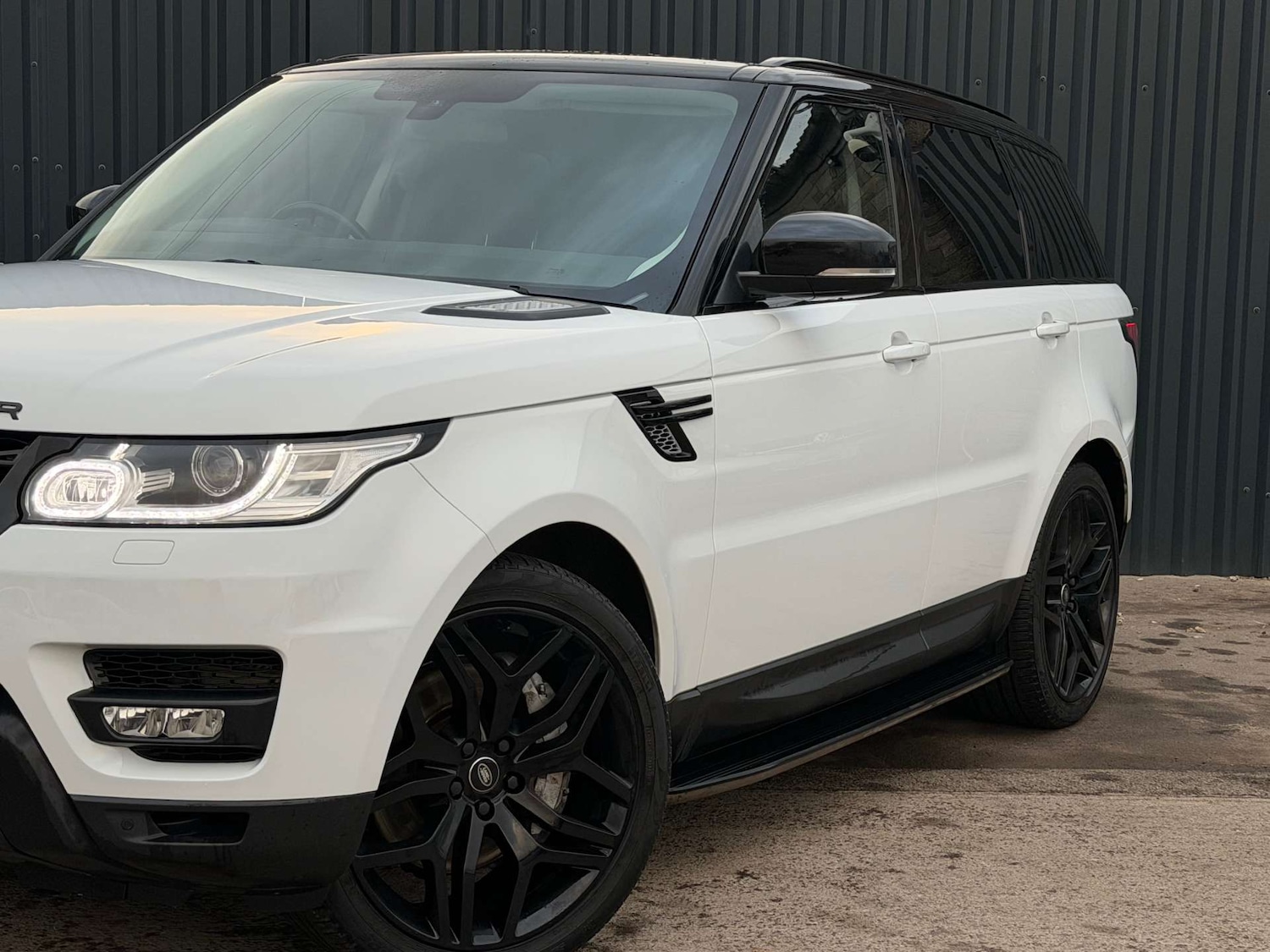 Used Land Rover Range Rover Sport 2015 for sale - 77905873: Photo 14