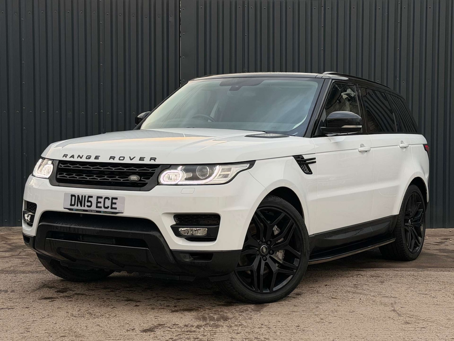 Used Land Rover Range Rover Sport 2015 for sale - 77905873: Photo 16