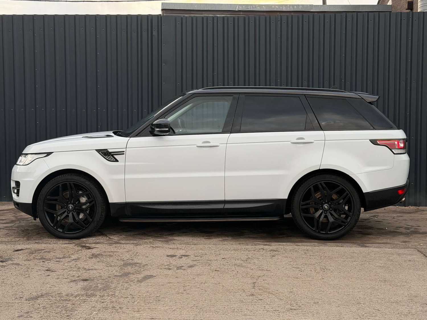 Used Land Rover Range Rover Sport 2015 for sale - 77905873: Photo 19