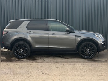 Used Land Rover Discovery Sport 2017 for sale - 76933018: Photo