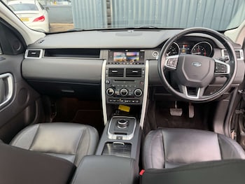 Used Land Rover Discovery Sport 2017 for sale - 76933018: Photo