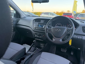 Used Hyundai i20 2017 for sale - 78423819: Photo