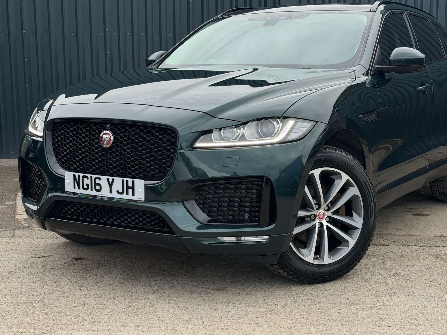 Used Jaguar F-Pace 2016 for sale - 76539485: Photo 11