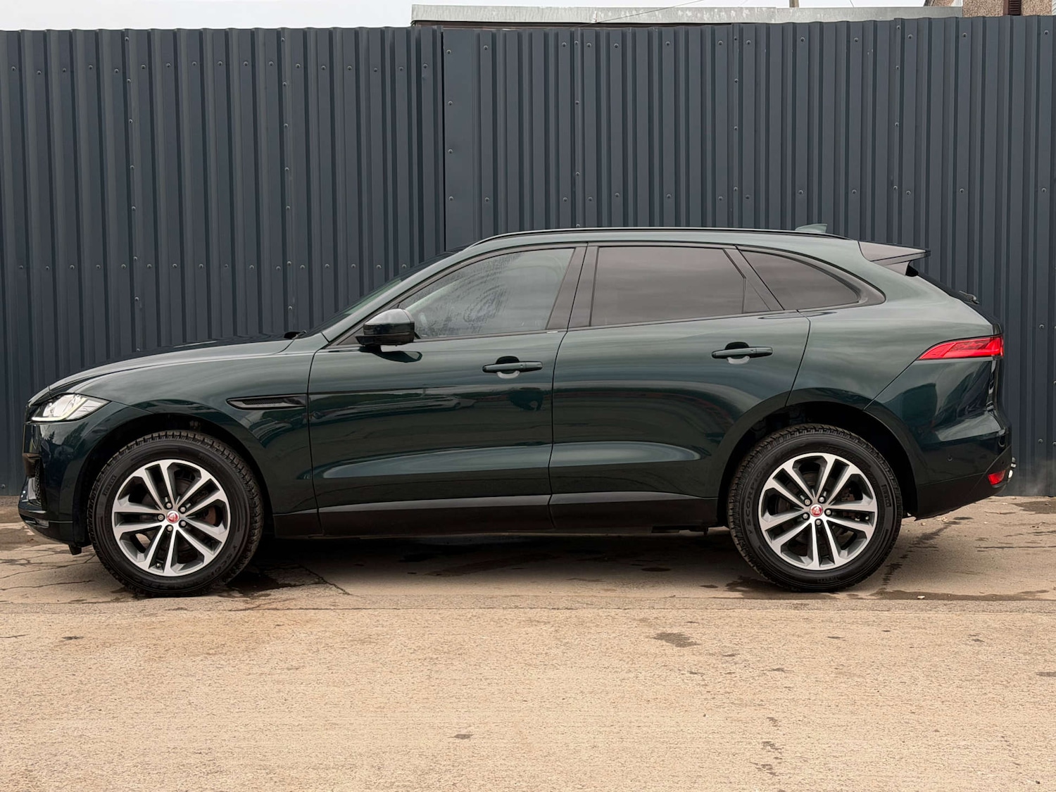 Used Jaguar F-Pace 2016 for sale - 76539485: Photo 12