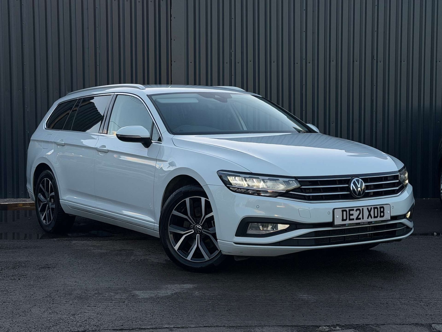 Used Volkswagen Passat 2021 for sale - 76378394: Photo 2