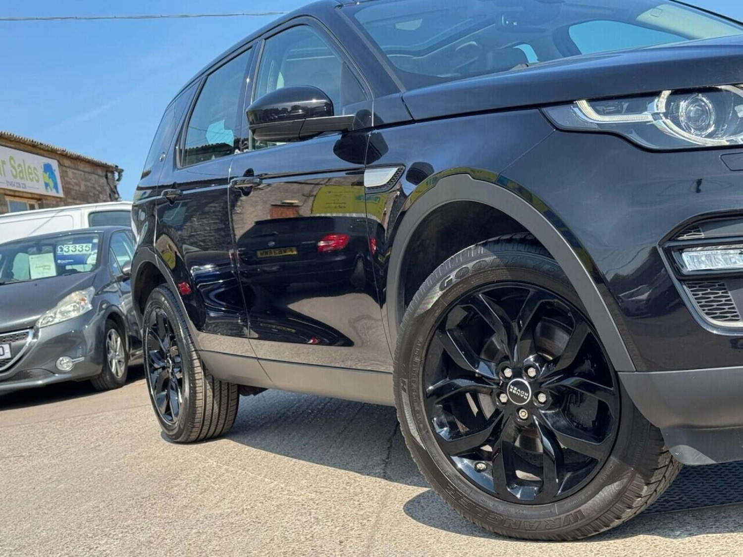 Used Land Rover Discovery Sport 2015 for sale - 76601448: Photo 2