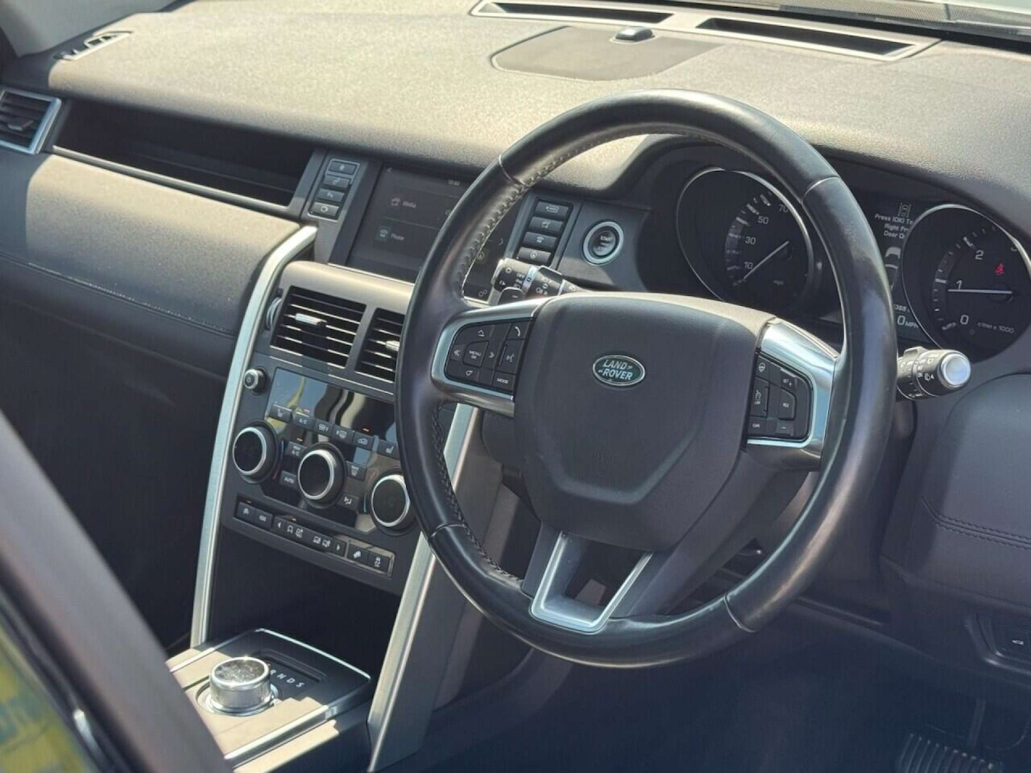 Used Land Rover Discovery Sport 2015 for sale - 76601448: Photo 31