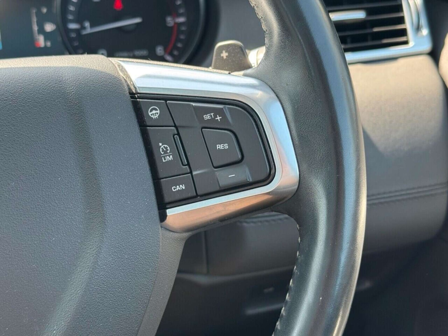 Used Land Rover Discovery Sport 2015 for sale - 76601448: Photo 43