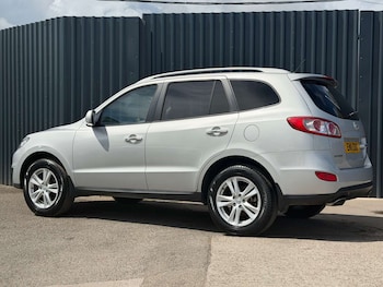 Used Hyundai Santa Fe 2011 for sale - 78673079: Photo