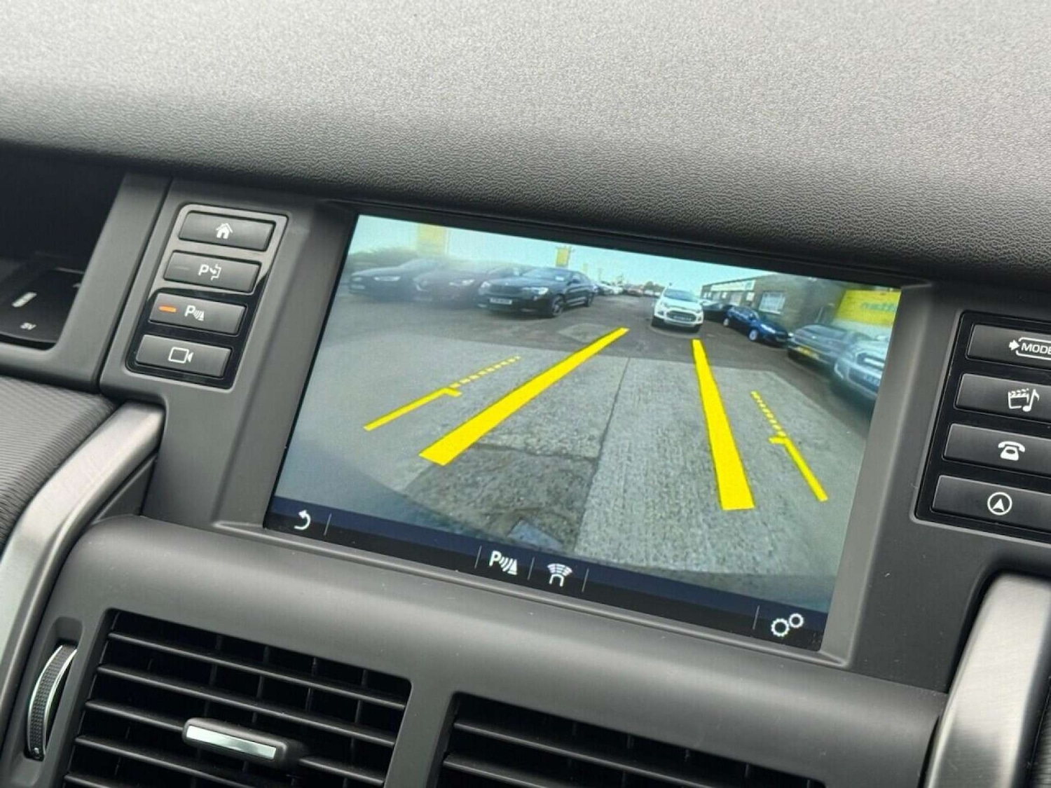 Used Land Rover Discovery Sport 2018 for sale - 76601476: Photo 13