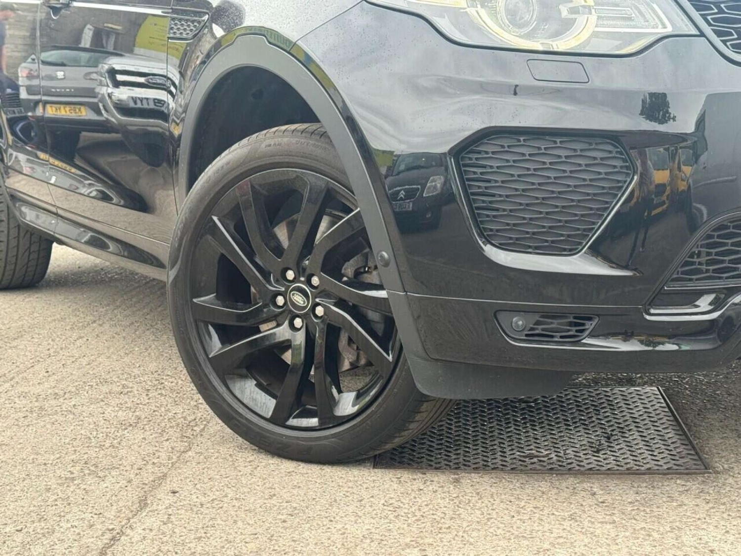 Used Land Rover Discovery Sport 2018 for sale - 76601476: Photo 2