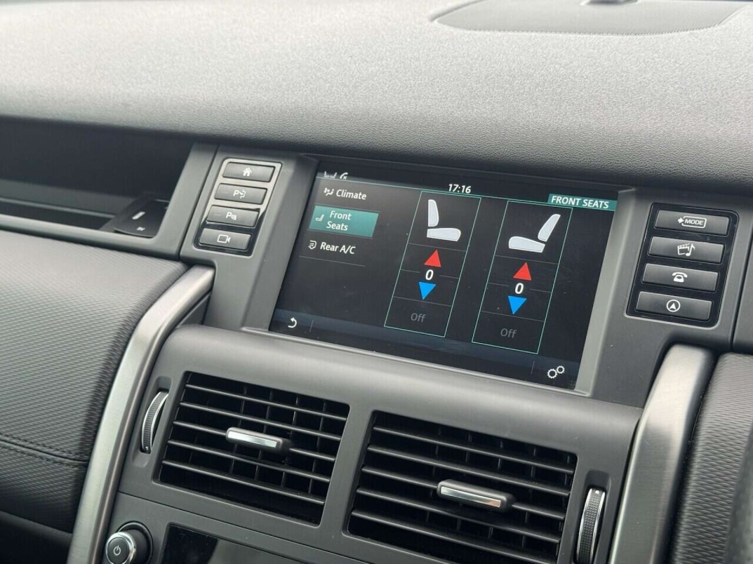 Used Land Rover Discovery Sport 2018 for sale - 76601476: Photo 25