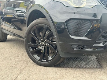 Used Land Rover Discovery Sport 2018 for sale - 76601476: Photo