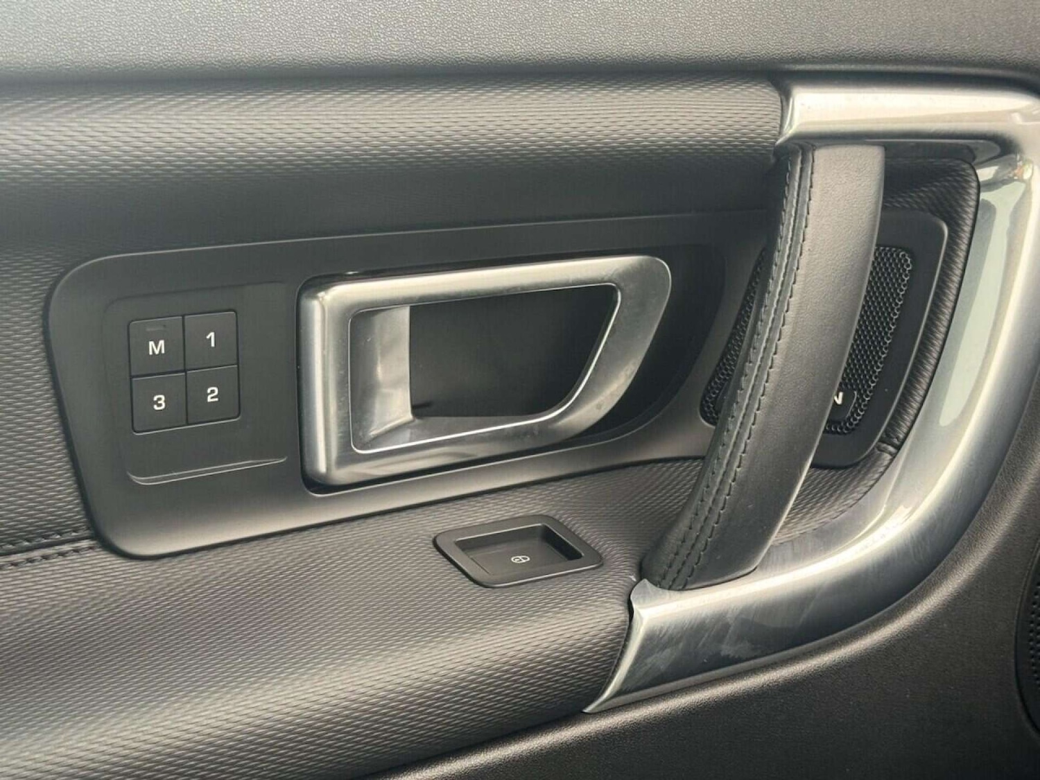 Used Land Rover Discovery Sport 2018 for sale - 76601476: Photo 30