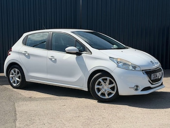 Used Peugeot 208 2014 for sale - 78328559: Photo