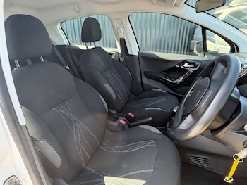 Used Peugeot 208 2014 for sale - 78328559: Photo