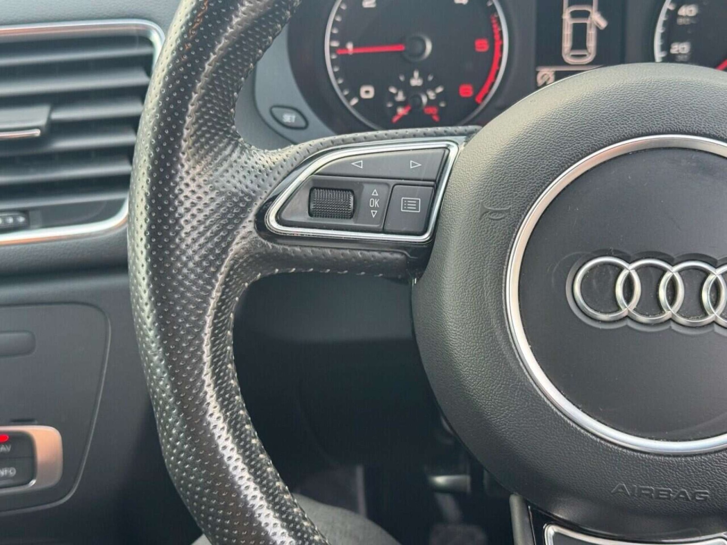 Used Audi Q3 2012 for sale - 76601971: Photo 22