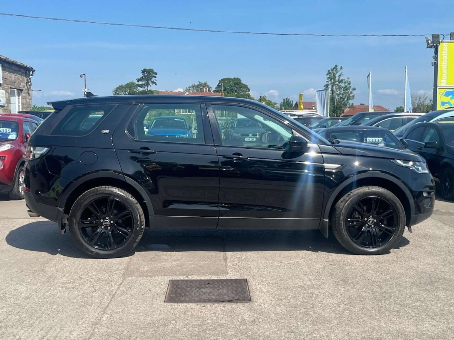 Used Land Rover Discovery Sport 2016 for sale - 76845360: Photo 2