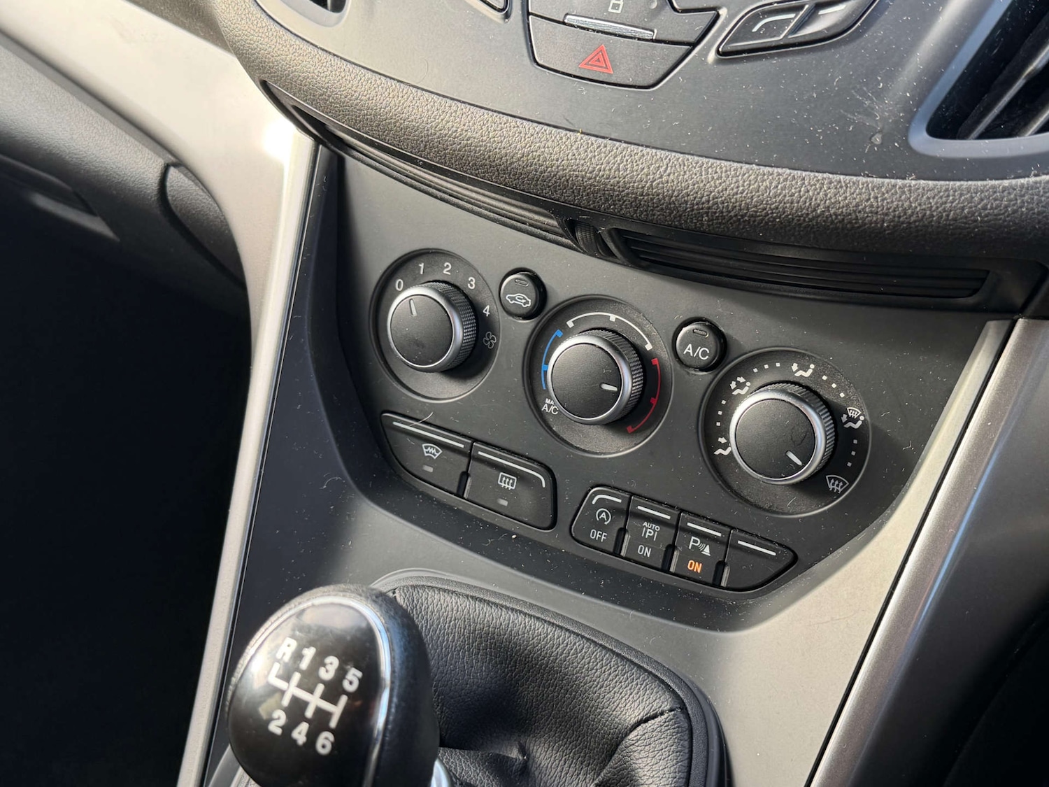 Used Ford Kuga 2016 for sale - 76910612: Photo 17