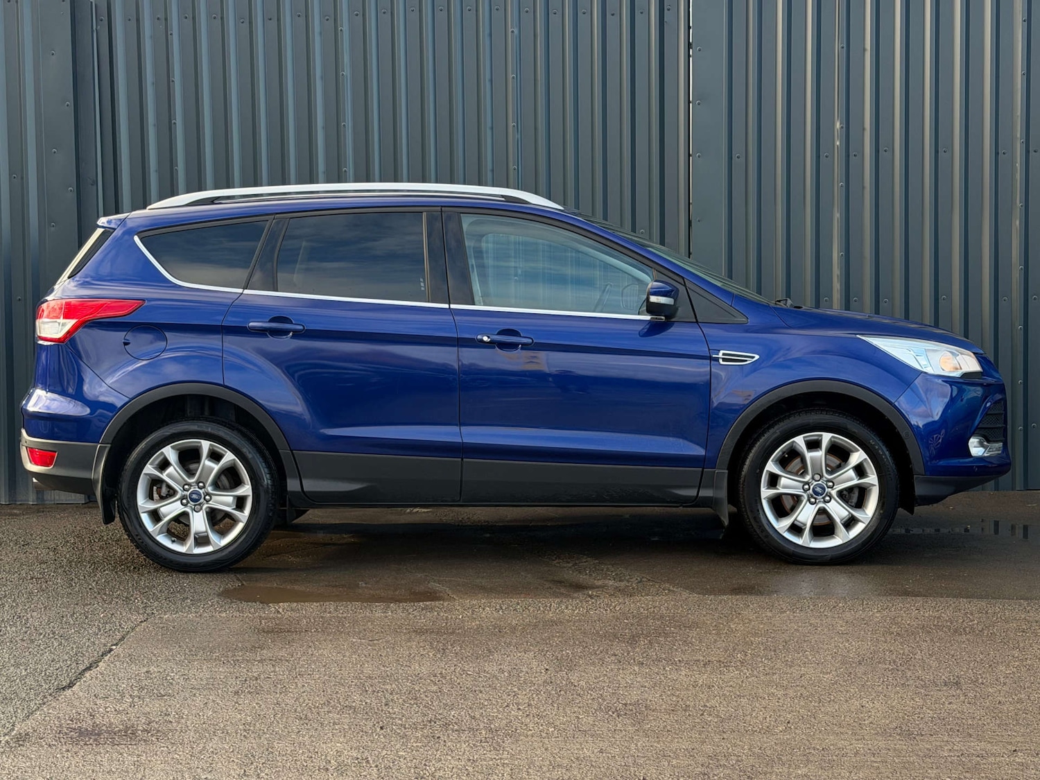 Used Ford Kuga 2016 for sale - 76910612: Photo 2