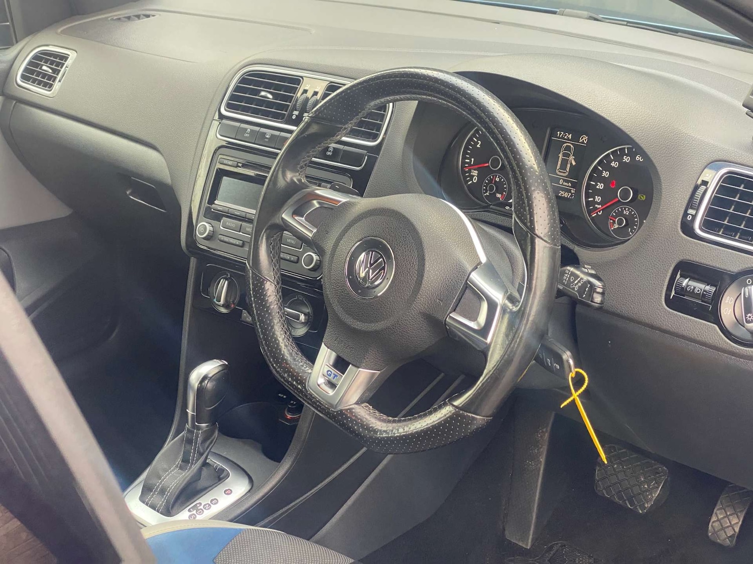 Used Volkswagen Polo 2014 for sale - 77621880: Photo 3