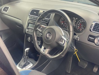 Used Volkswagen Polo 2014 for sale - 77621880: Photo